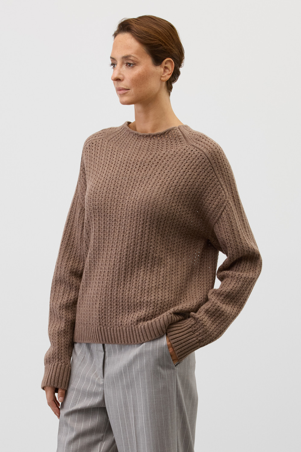 Джемперы женские для мам, артикул: ЕВ 30222/ш, цвет: коричневый