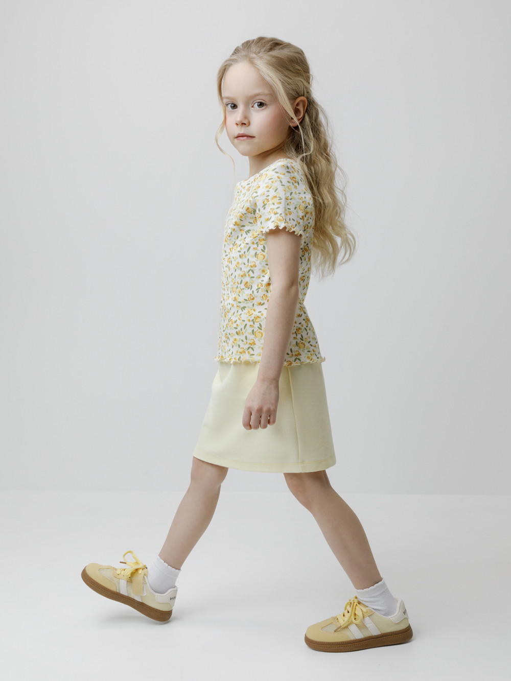 Футболка для девочки, артикул: КР 301996, цвет: сахар, фото 3