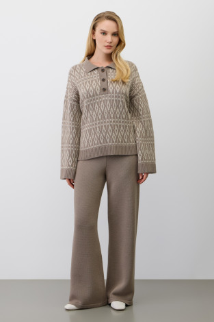 Джемперы женские для мам, артикул: ЕВ 30244/ш, цвет: коричневый